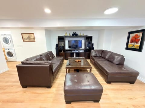 Communal lounge/ TV room, TV and multimedia, Living room, Seating area, Evening entertainment