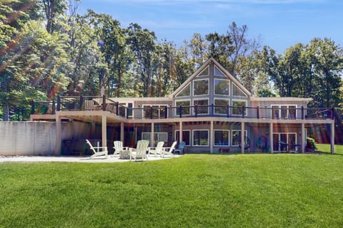 Property building, Day, Natural landscape, Garden, Garden view