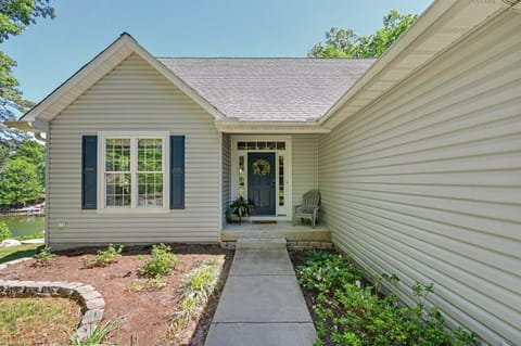 Property building, Day, Garden