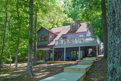 Property building, Day, Natural landscape, Garden, View (from property/room), Balcony/Terrace, Garden view
