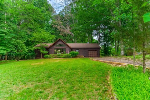 Property building, Spring, Day, Garden