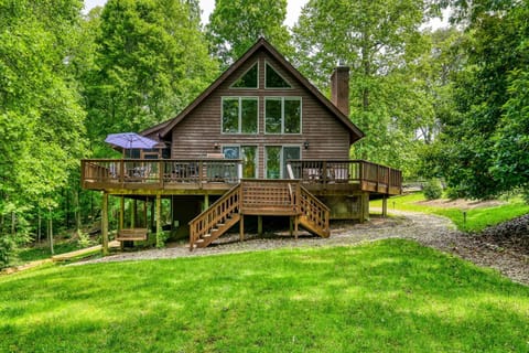 Property building, Day, Natural landscape, Garden, Garden view
