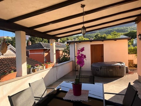 Balcony/Terrace, children, Family