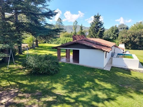 Property building, Natural landscape, Bird's eye view, Garden view, Landmark view, Mountain view