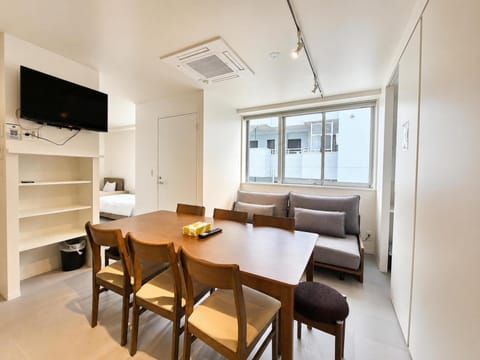 TV and multimedia, Living room, Dining area