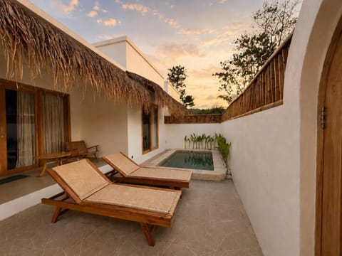 Property building, Off site, Natural landscape, Pool view, Swimming pool, sunbed