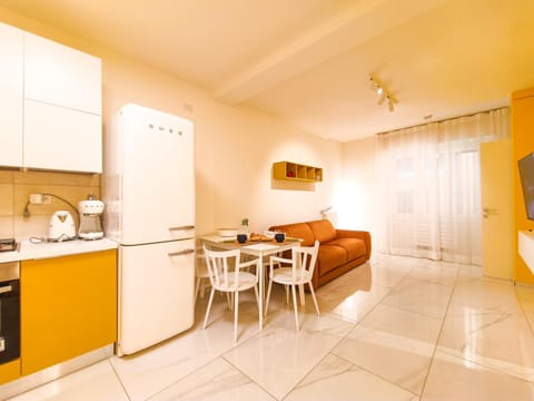 Kitchen or kitchenette, Living room, Seating area