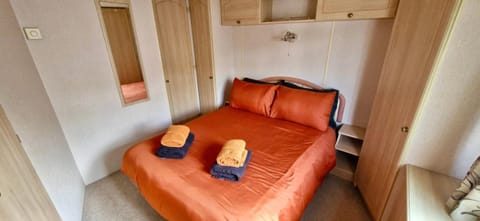 Bed, Photo of the whole room, Bedroom, furniture, towels, wardrobe