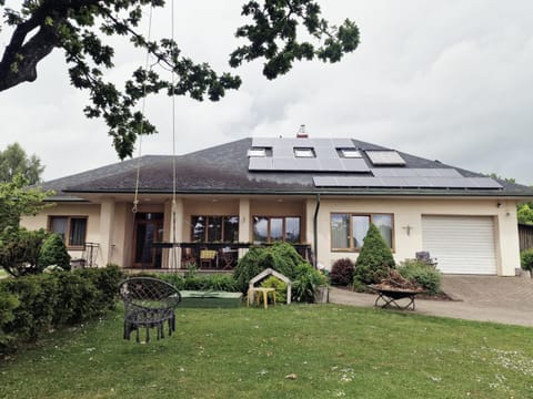 Property building, Day, Garden, Garden view