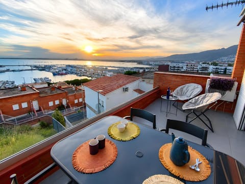 View (from property/room), Balcony/Terrace, City view, Sea view, Sunset