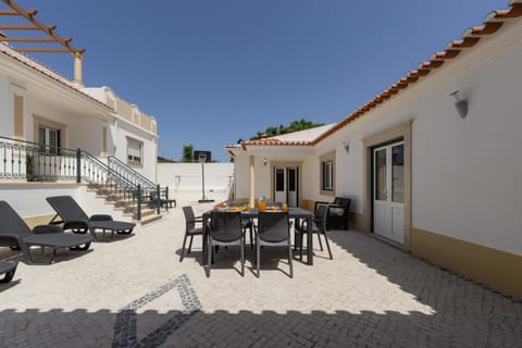 Patio, Dining area, sunbed