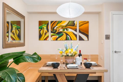 Living room, Seating area, Dining area