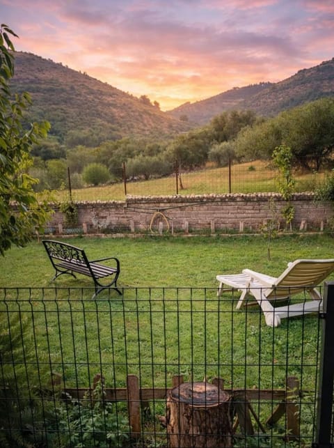 Natural landscape, Garden, Balcony/Terrace