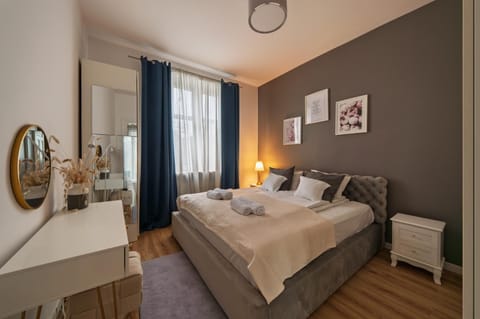 Bed, Decorative detail, Bedroom