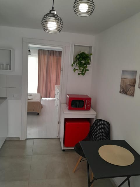 Kitchen or kitchenette, Dining area, pet friendly