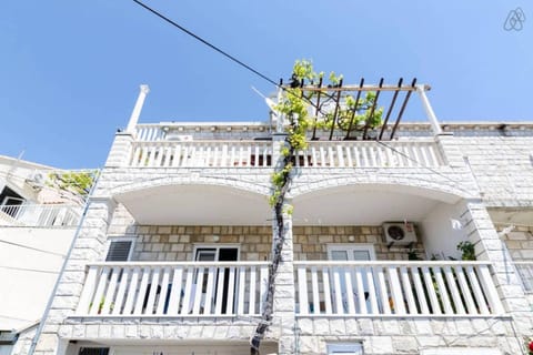 Property building, Facade/entrance, Other, On site