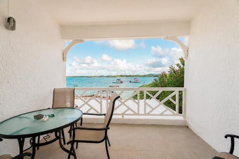Natural landscape, View (from property/room), Balcony/Terrace, Living room, Sea view
