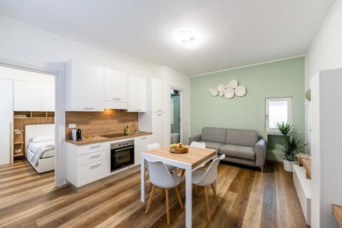 Bed, Kitchen or kitchenette, Living room, Photo of the whole room, Seating area, Dining area, Bedroom, internet, stove, air conditioner