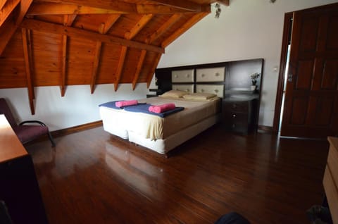 Property building, Bed, Bedroom