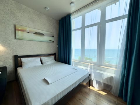 Bed, Natural landscape, Photo of the whole room, Bedroom, Sea view