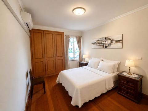 Bed, Photo of the whole room, Bedroom, wardrobe, air conditioner