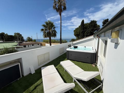 Hot Tub, Balcony/Terrace