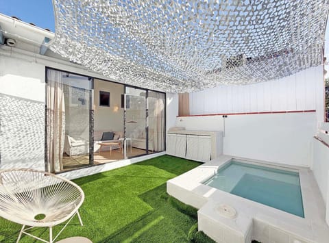 Balcony/Terrace, Swimming pool