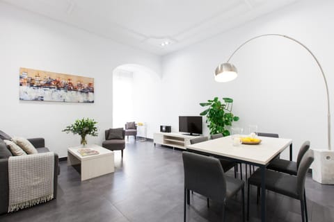 TV and multimedia, Living room, Dining area