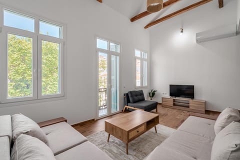 TV and multimedia, Balcony/Terrace, Living room