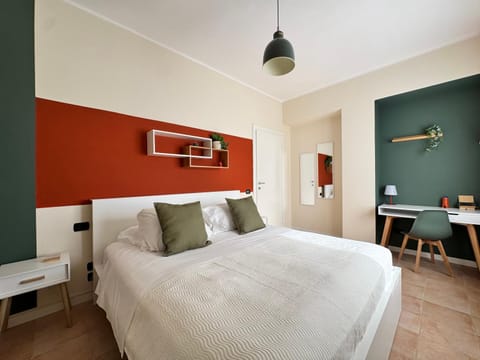 Bed, Living room, Photo of the whole room, Seating area, Bedroom, air conditioner