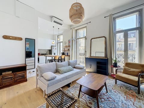 Living room, air conditioner