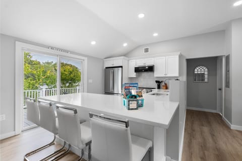 Day, Kitchen or kitchenette, Seating area, furniture, kitchen
