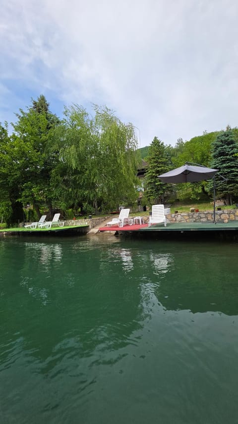 Beach, Lake view