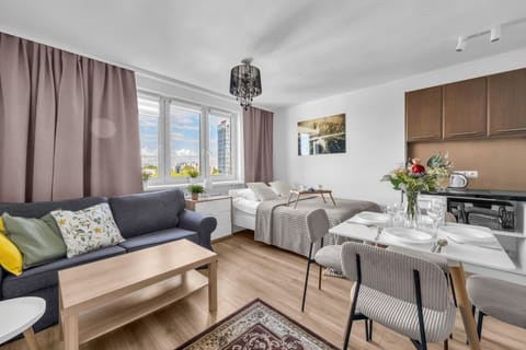 Bed, Dining area, Bedroom