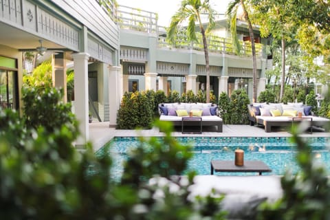 Swimming pool