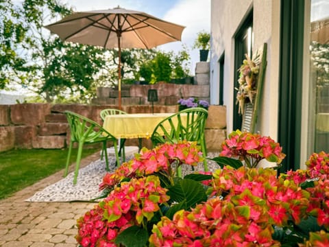 Garden, Balcony/Terrace