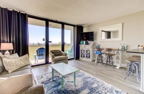 TV and multimedia, Kitchen or kitchenette, Living room
