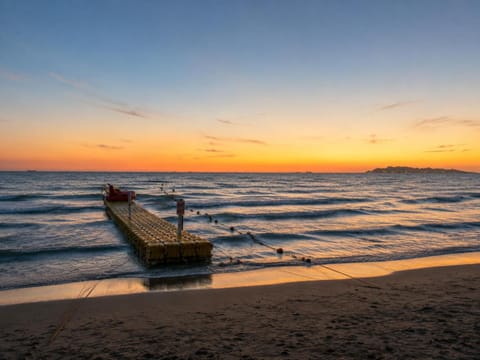 Nearby landmark, Day, Natural landscape, Beach, Sea view, Sunrise, Sunset