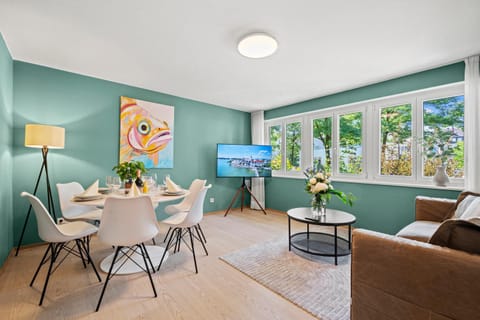 TV and multimedia, Living room, Dining area