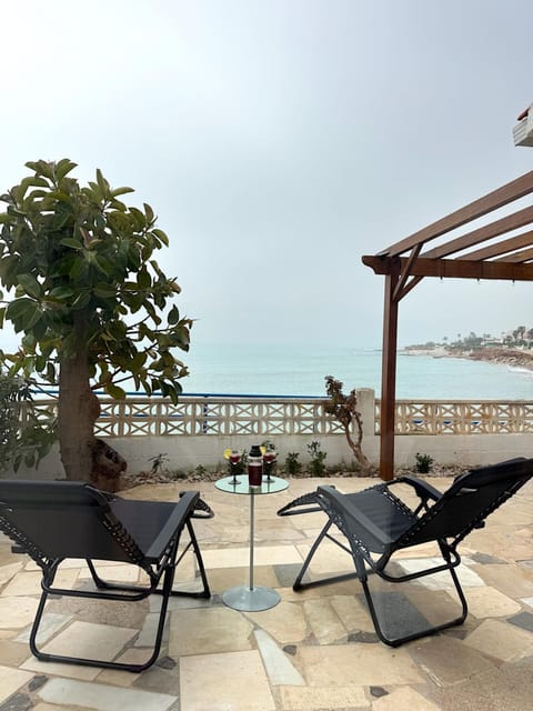 Balcony/Terrace, sunbed