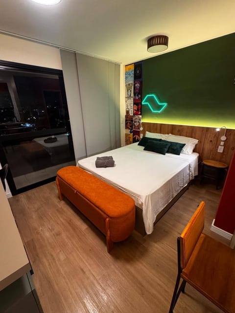 Photo of the whole room, Bedroom