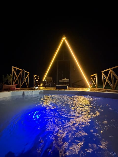 Facade/entrance, Swimming pool