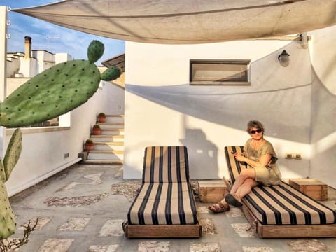 Balcony/Terrace, sunbed