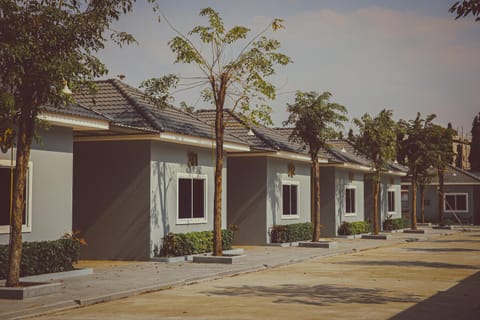 Property building, Communal lounge/ TV room, Day, Street view