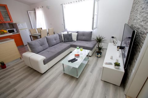 Kitchen or kitchenette, Living room, City view