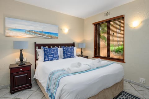 Bedroom, wardrobe, air conditioner