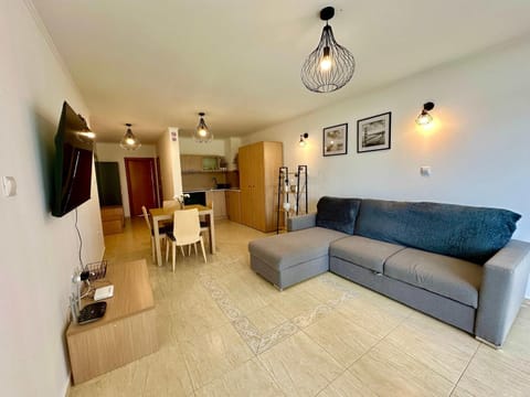 TV and multimedia, Kitchen or kitchenette, Living room