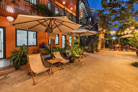 Property building, Patio, Day, sunbed