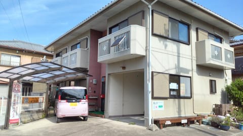 Property building, Street view, Parking