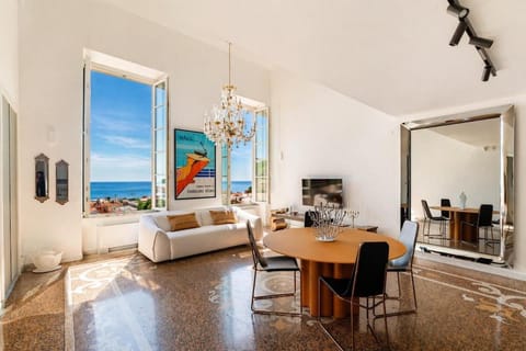 Communal lounge/ TV room, Living room, Dining area